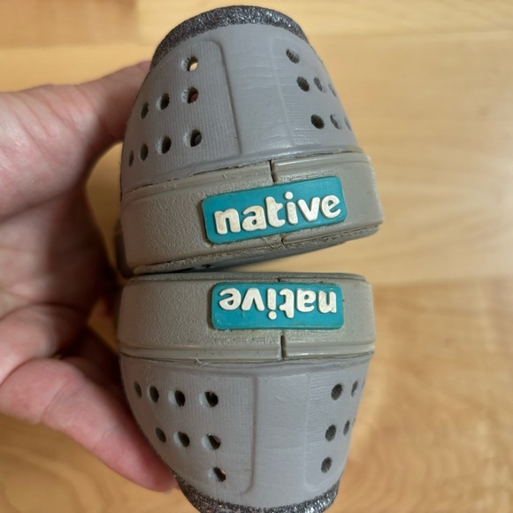 Native Girls Gray Silver Glitter Slip On Shoes - Picture 8 of 9